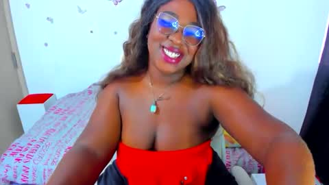 Snapshot of naomi_kiing chatting on 27, 11, 2025 Nathalia King online show from 27, 11, 2025