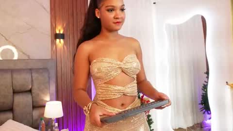 Snapshot of naomi_monroe chatting on 13, 12, 2025 Naomi online show from 13, 12, 2025