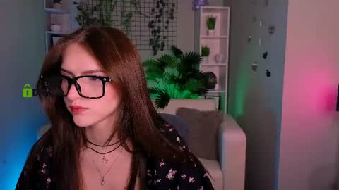 Snapshot of naomi_perl chatting on 21, 6, 2026 Naomi online show from 21, 6, 2026