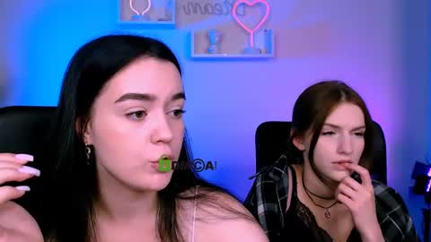 Snapshot of naomi_perl chatting on 6, 7, 2026 Naomi online show from 6, 7, 2026