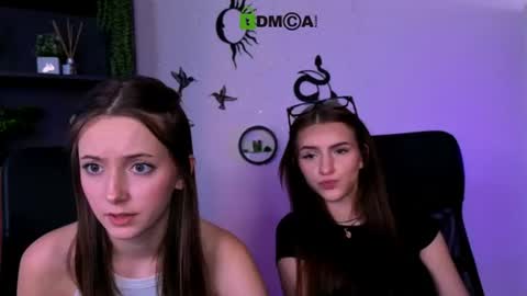 Snapshot of naomi_perl chatting on 15, 7, 2026 Naomi online show from 15, 7, 2026