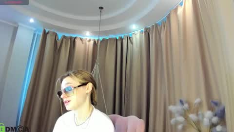 Naomi online show from 30, 9, 2025