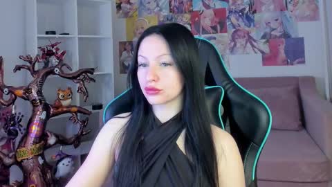 Snapshot of naomiblakes chatting on 8, 11, 2025 Naomi online show from 8, 11, 2025