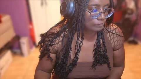 Naomi online show from 15, 10, 2025