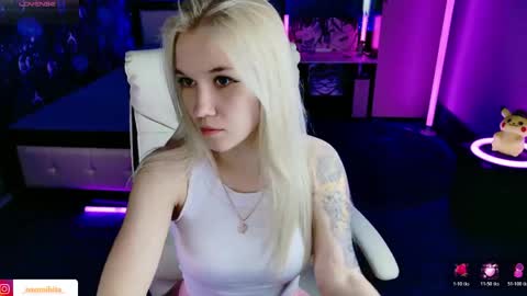 Snapshot of naomihita chatting on 3, 6, 2026 naomihita online show from 3, 6, 2026