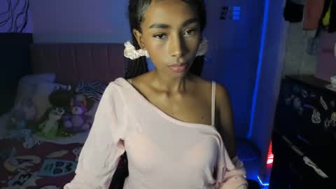 Naomii online show from 22, 2, 2025