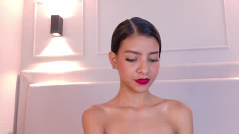 Snapshot of naomiklarc chatting on 21, 12, 2024 Naomi Klarc online show from 21, 12, 2024