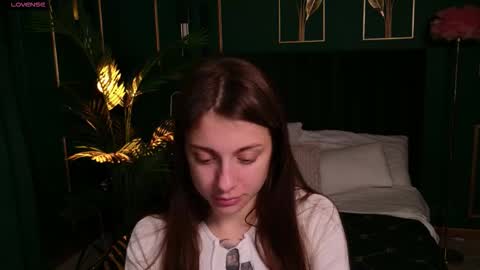 Snapshot of naomimur chatting on 15, 9, 2025 Naomi online show from 15, 9, 2025
