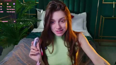 Snapshot of naomimur chatting on 9, 10, 2025 Naomi online show from 9, 10, 2025