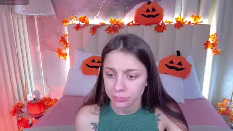 Snapshot of naomimur chatting on 20, 10, 2025 Naomi online show from 20, 10, 2025