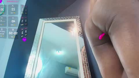 Snapshot of naomiqueents chatting on 28, 11, 2025 Naomi Qeents online show from 28, 11, 2025