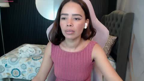 Snapshot of naomis_36 chatting on 6, 5, 2026 Naomis online show from 6, 5, 2026