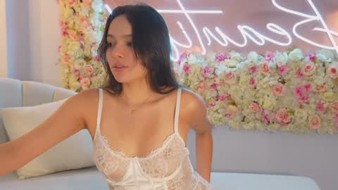 Snapshot of naomisainz chatting on 22, 1, 2025 Naomi online show from 22, 1, 2025