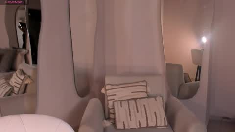 Snapshot of naomisainz chatting on 22, 9, 2025 Naomi online show from 22, 9, 2025