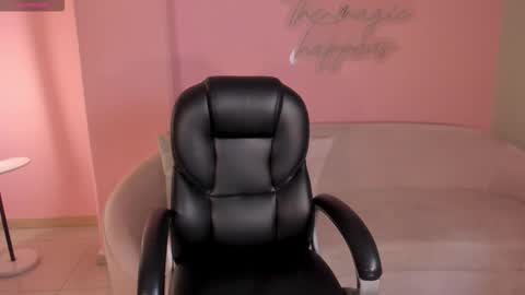 Snapshot of naomisainz chatting on 1, 10, 2025 Naomi online show from 1, 10, 2025