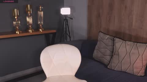 Snapshot of naomisainz chatting on 15, 11, 2025 Naomi online show from 15, 11, 2025