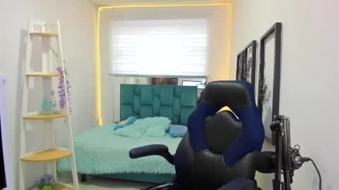 naomy online show from 20, 10, 2025