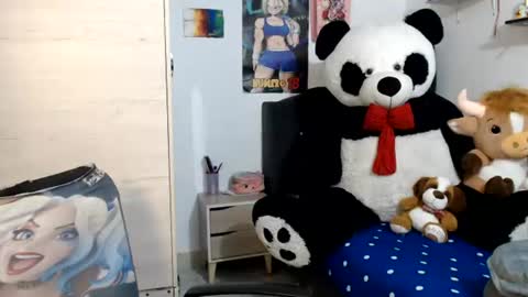 Snapshot of naomylux1 chatting on 12, 6, 2026 naomylux1 online show from 12, 6, 2026