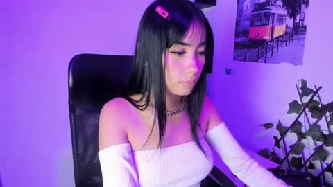 Snapshot of naomywatsonm chatting on 7, 11, 2025 Naomy Watson online show from 7, 11, 2025