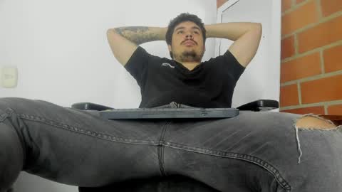 Snapshot of narciso_kh chatting on 9, 4, 2026 deibyd online show from 9, 4, 2026