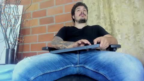 Snapshot of narciso_kh chatting on 22, 4, 2026 deibyd online show from 22, 4, 2026