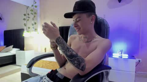 Snapshot of nascary_fox chatting on 15, 11, 2025 Nascary Fox online show from 15, 11, 2025