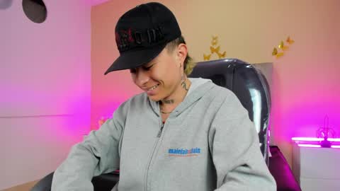 Snapshot of nascary_fox chatting on 28, 4, 2026 Nascary Fox online show from 28, 4, 2026