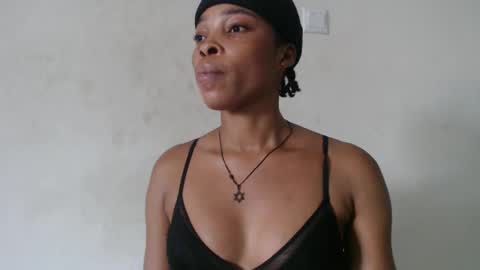 Snapshot of nastie_cumlover chatting on 4, 11, 2025 bella online show from 4, 11, 2025