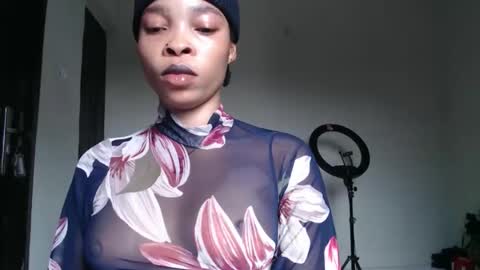 Snapshot of nastie_cumlover chatting on 28, 11, 2025 bella online show from 28, 11, 2025