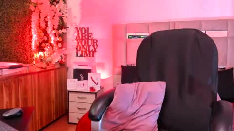 Snapshot of natacha_black00 chatting on 25, 2, 2025 Natacha black online show from 25, 2, 2025