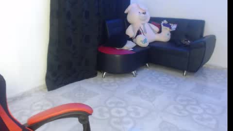 Nata Ramirez online show from 1, 2, 2025