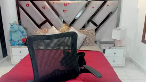 Snapshot of natalia5560 chatting on 12, 10, 2025 natalia5560 online show from 12, 10, 2025
