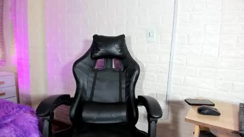 Natalia Kiss online show from 5, 2, 2026