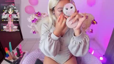 Nataliua Henao online show from 14, 10, 2025