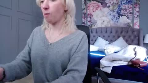 Snapshot of natalie_bitton chatting on 14, 2, 2025 Natalie online show from 14, 2, 2025