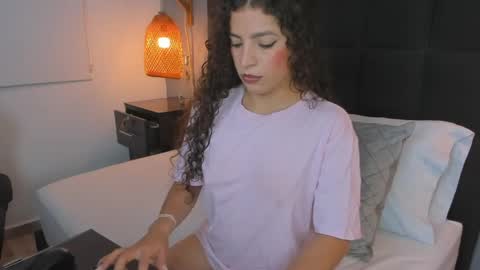 Snapshot of natalie_esmith chatting on 12, 5, 2026 N A T A L I E online show from 12, 5, 2026