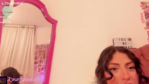 Snapshot of natalie_jaensen chatting on 9, 2, 2025 online show from 9, 2, 2025