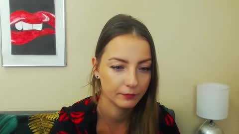 Snapshot of natalie_live chatting on 19, 11, 2025 NatalieSexy online show from 19, 11, 2025