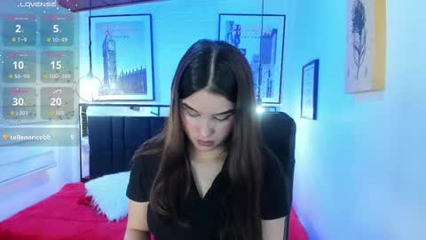 Snapshot of natalie_loffreda chatting on 12, 9, 2025 natalie online show from 12, 9, 2025