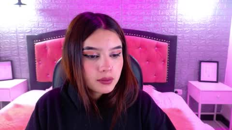 Snapshot of natalie_loffreda chatting on 22, 9, 2025 natalie online show from 22, 9, 2025