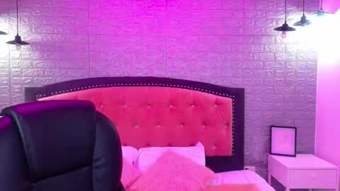 Snapshot of natalie_loffreda chatting on 24, 9, 2025 natalie online show from 24, 9, 2025