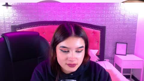 Snapshot of natalie_loffreda chatting on 25, 9, 2025 natalie online show from 25, 9, 2025