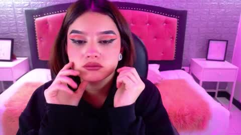 Snapshot of natalie_loffreda chatting on 26, 9, 2025 natalie online show from 26, 9, 2025