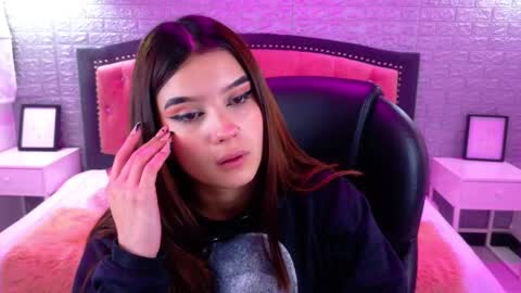 Snapshot of natalie_loffreda chatting on 3, 10, 2025 natalie online show from 3, 10, 2025