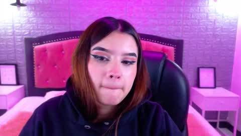 Snapshot of natalie_loffreda chatting on 15, 10, 2025 natalie online show from 15, 10, 2025