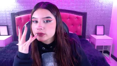 Snapshot of natalie_loffreda chatting on 16, 10, 2025 natalie online show from 16, 10, 2025