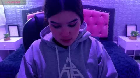 Snapshot of natalie_loffreda chatting on 20, 10, 2025 natalie online show from 20, 10, 2025