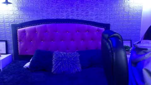 Snapshot of natalie_loffreda chatting on 23, 10, 2025 natalie online show from 23, 10, 2025