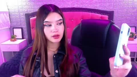 Snapshot of natalie_loffreda chatting on 25, 10, 2025 natalie online show from 25, 10, 2025