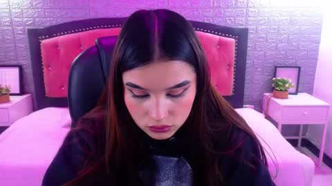 Snapshot of natalie_loffreda chatting on 26, 11, 2025 natalie online show from 26, 11, 2025